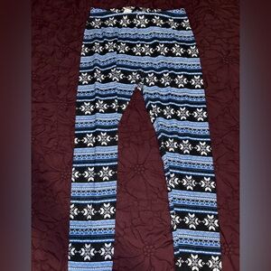 Pink Republic Leggings - Black, Blue, and White Snowflake Pattern